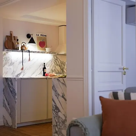Parisian Elegance - Place Vendome Parigi
